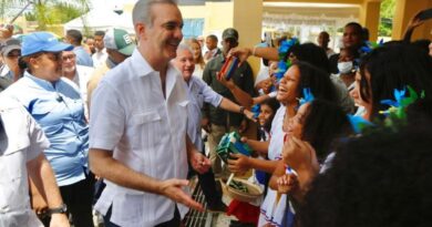 Abinader impulsa agenda en Gran Santo Domingo para jóvenes estudiantes