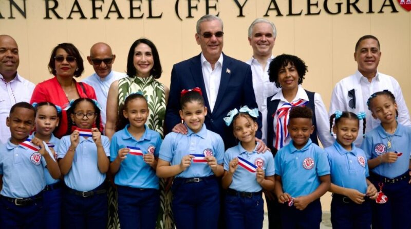 Abinader inaugura escuela primaria para 800 estudiantes en Guandules