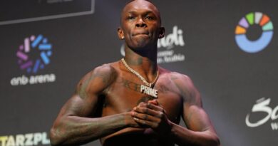 Adesanya aclara rumores: "No estoy listo para retirarme"