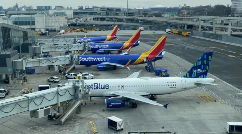 Aerolíneas dominicanas aumentan tarifas por alza del Avtur