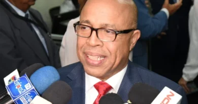 Alfredo Pacheco elige la alcaldía sobre el PRM para 2028