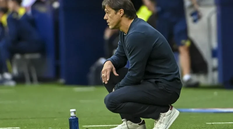 Almeyda fuera del Sevilla: Crisis y búsqueda de nuevo DT