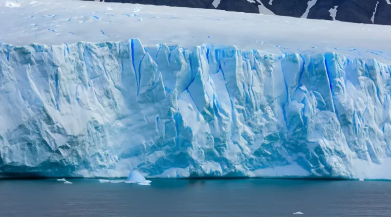Antártica pierde 12.820 km² de hielo en 30 años de retroceso