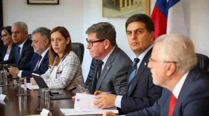 Biministro de Economía y Minería arranca gira en Antofagasta