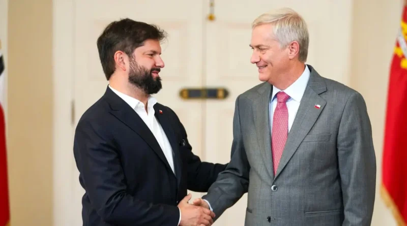 Boric y Kast se encuentran en La Moneda para transición presidencial
