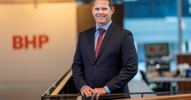 Brandon Craig asume como CEO de BHP tras salida de Mike Henry