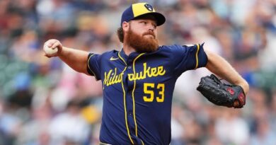 Brandon Woodruff evitará lesionados y abrirá quinto juego en Milwaukee