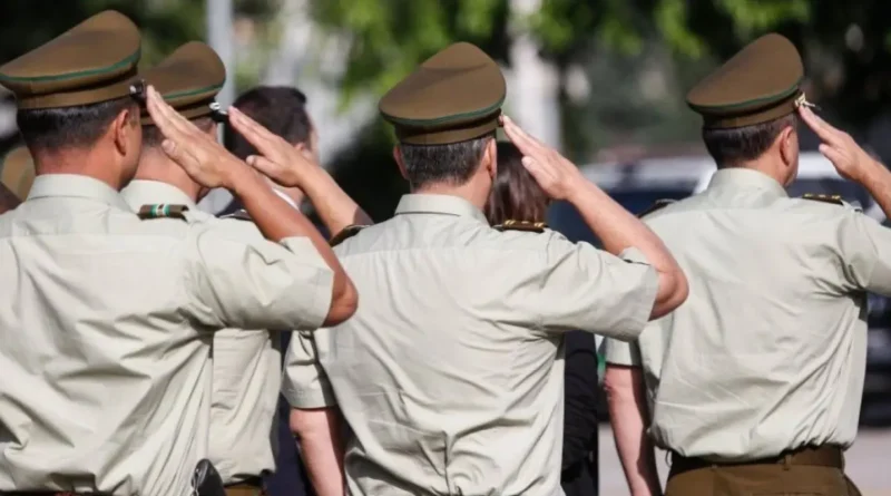 Carabineros lanza convocatoria laboral con sueldos de hasta $1.053.901
