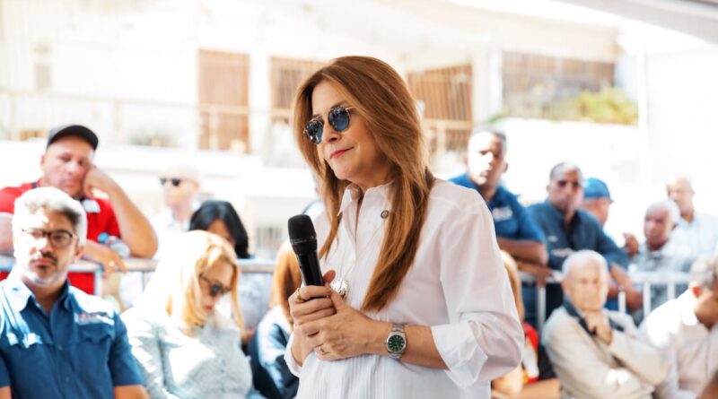 Carolina Mejía responde a peticiones de Los Pinos sin desespero
