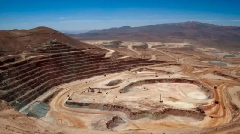 Crisis en Irán impacta mercado del cobre y agrava déficit 2026