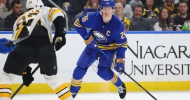 Dahlin celebra el regreso de su prometida al hockey tras trasplante