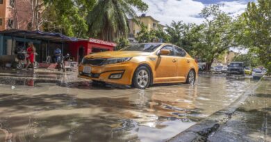 Deterioro crítico en la avenida Eduardo Brito de Santo Domingo Este