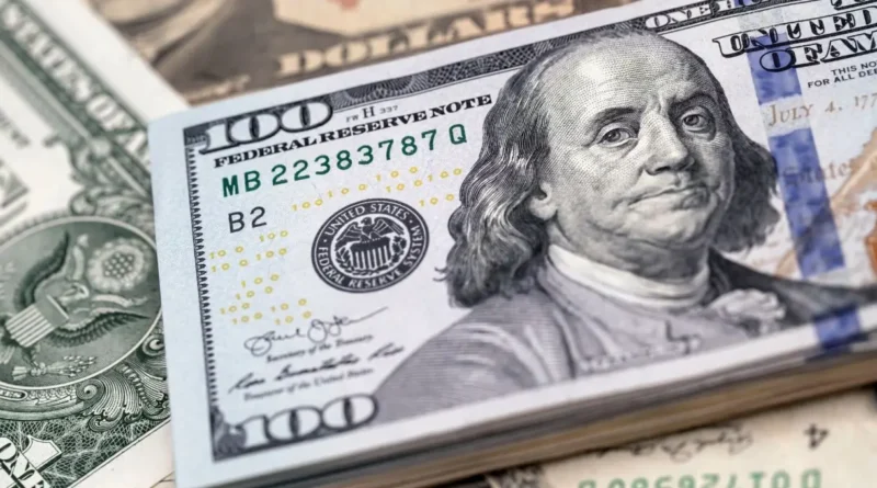 Dólar a $920 tensiona mercado chileno antes del fin de semana