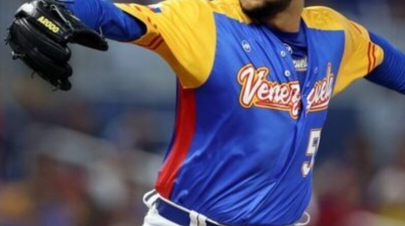 Dominicana y Venezuela chocan hoy en el Clásico Mundial