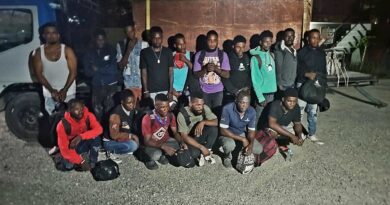 Ejército captura hombre con 15 haitianos en camión cisterna