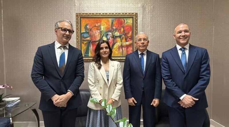 Embajadora de EE.UU. y Danilo Medina dialogan sobre futuro