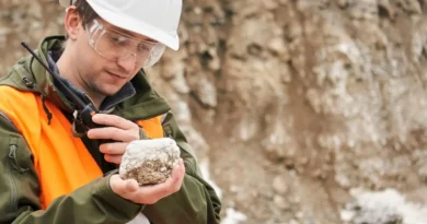Geólogos en minería: 8 vacantes para experiencia en faena y geotecnia