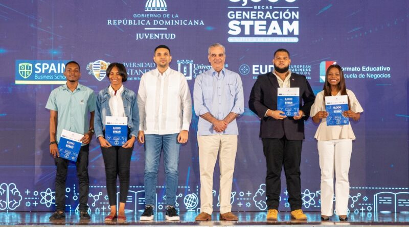 Gobierno otorga becas STEAM a 8 mil jóvenes para carreras técnicas