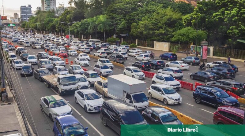 Horarios en sector público cambian, pero tapones siguen igual