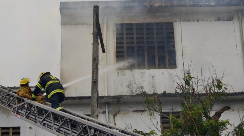 Incendio en almacén de Banreservas controlado en un 75 %