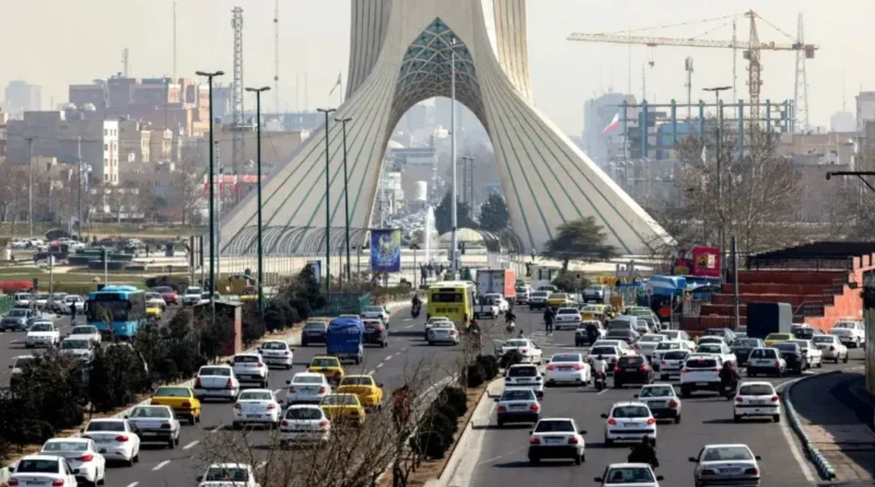Inflación en Irán alcanza 68,1% y alimentos suben 105,5%