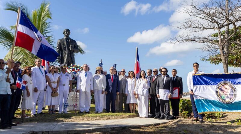 Instituto Duartiano y Armada rinden homenaje a Duarte en RD