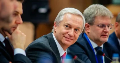 Kast pierde apoyo tras controversia por eliminación del Mepco