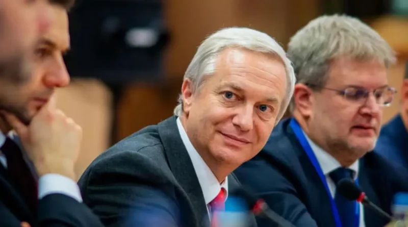 Kast pierde apoyo tras controversia por eliminación del Mepco