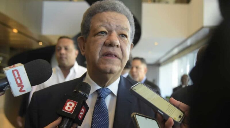 Leonel Fernández destaca la inteligencia artificial en salud global