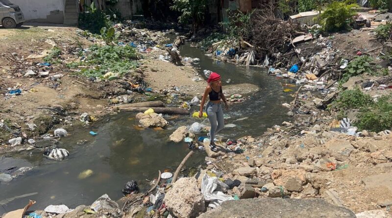 Los Alcarrizos: La Fe clama por puente esperado desde hace ocho años