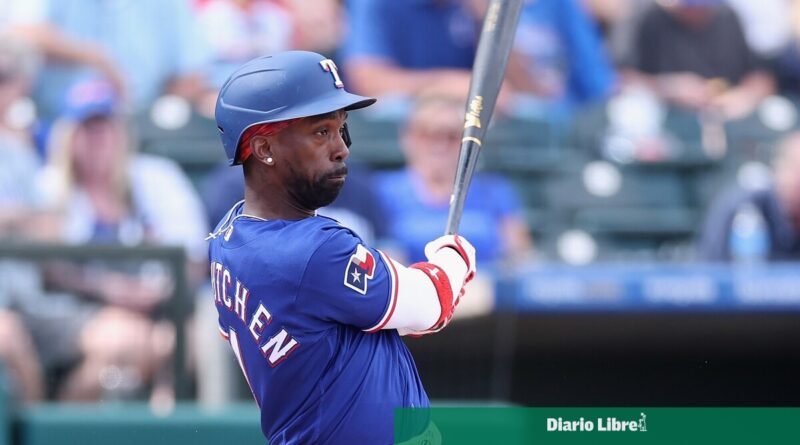 McCutchen se disculpa con fan tras su primer jonrón con Rangers