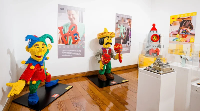 Mundo LEGO® invade Sala de Arte Casa Collahuasi con creatividad