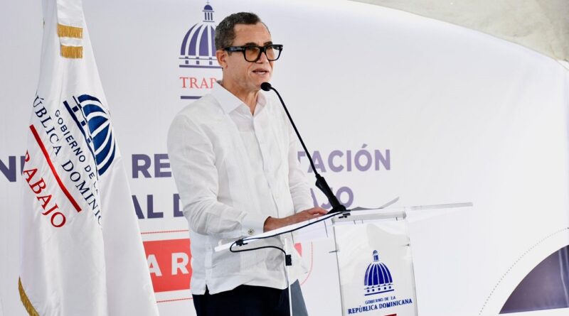 Olivares confirma aumento del salario mínimo en el sector azucarero
