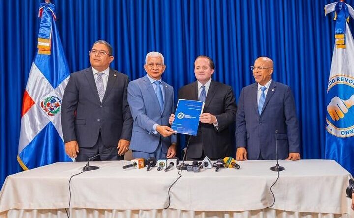 PRM impulsa ley para fortalecer control del financiamiento político
