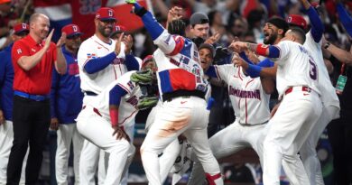 Pantalla gigante en Plaza Santo Domingo para RD vs Venezuela