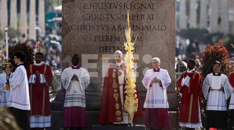 Papa en Domingo de Ramos llama a depor armas y unidad entre hermanos