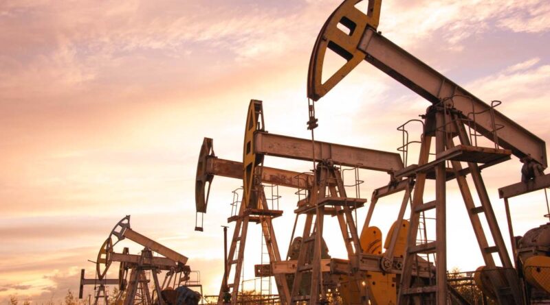 Petróleo de Texas cae a 95 dólares por medidas de contención