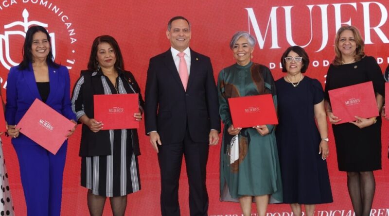 Poder Judicial rinde homenaje a 25 juezas en Día de la Mujer
