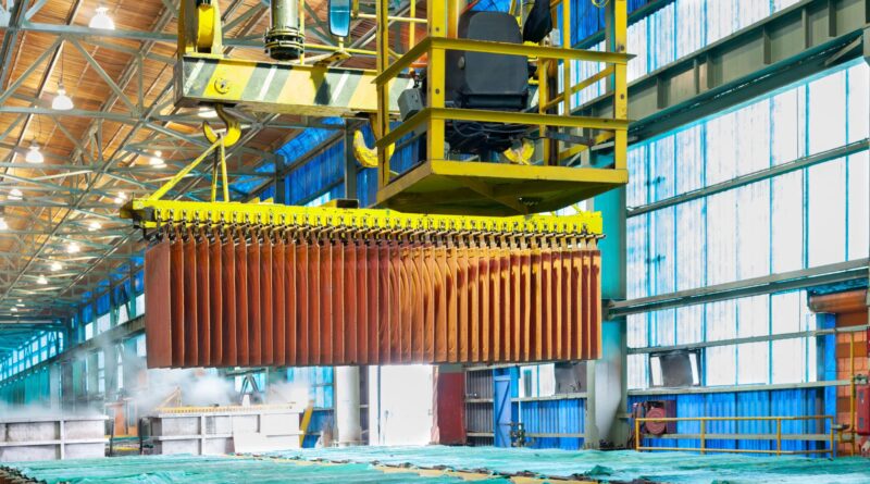 Producción de cobre en Chile y manufactura caen en enero