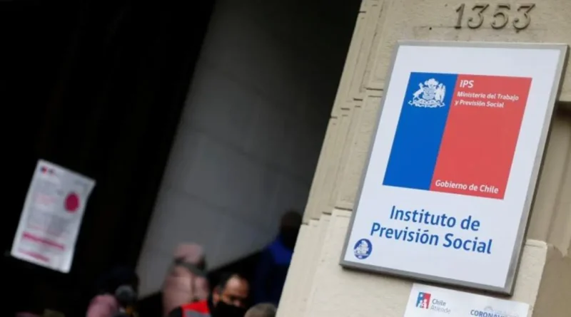 Reforma previsional revela tarifas del IPS para AFP en informe