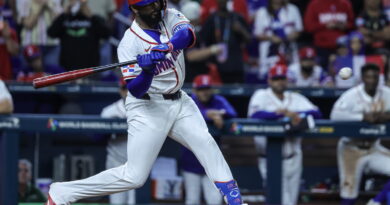 Relevo y ofensiva dominicana salvan pobre actuación de Sánchez
