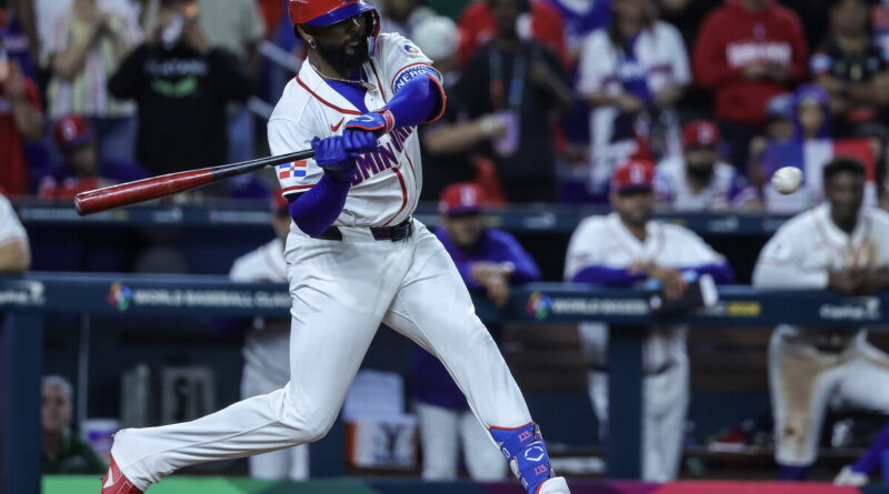 Relevo y ofensiva dominicana salvan pobre actuación de Sánchez