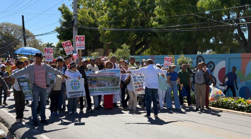 San Juan se une en marcha contra minería y proyecto GoldQuest