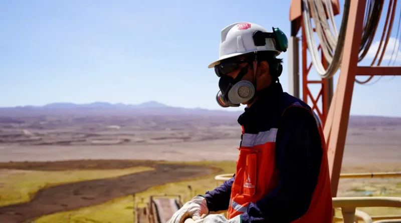 Sueldos de hasta $3 millones para ingenieros en minería en Chile