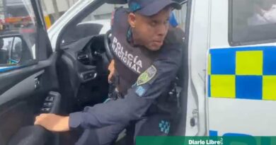 Suspenden agente que usó gas pimienta contra periodistas en SDE