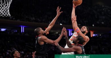 Towns brilla con 22 puntos y 11 rebotes, lidera en doble
