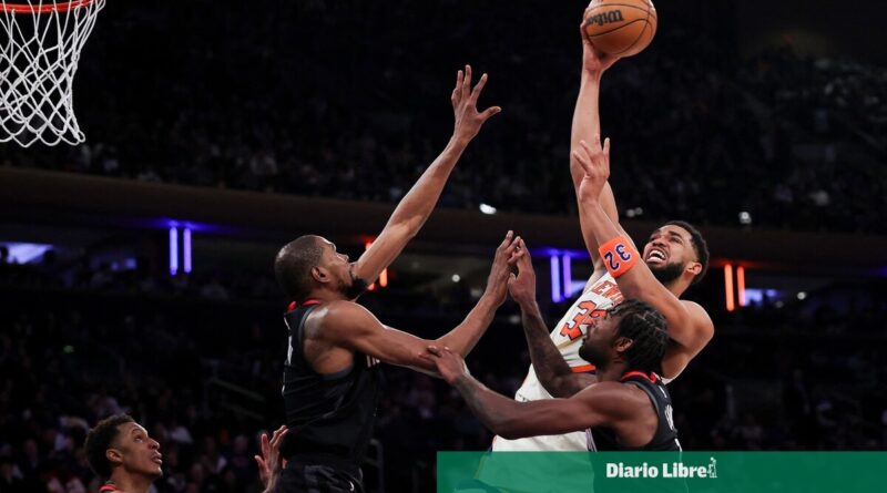 Towns brilla con 22 puntos y 11 rebotes, lidera en doble
