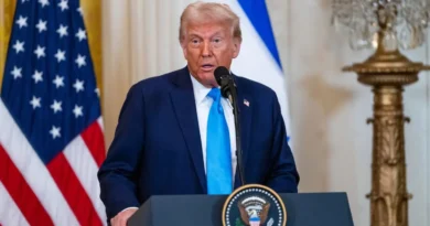 Trump considera alza del petróleo un pequeño costo por la paz