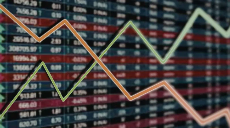 Wall Street cierra al alza: Nasdaq sube y WTI baja a US$86