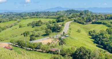 Abinader inaugura carretera Tavera